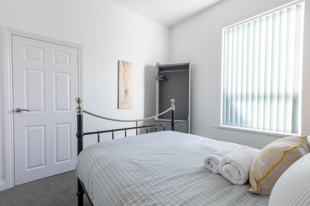 Platform Stadium Apartment With Parking Kingston upon Hull Exterior foto